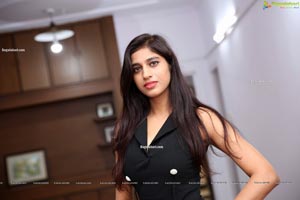 Naziya Khan at Hi-Life Fashion Show & Curtain Raiser