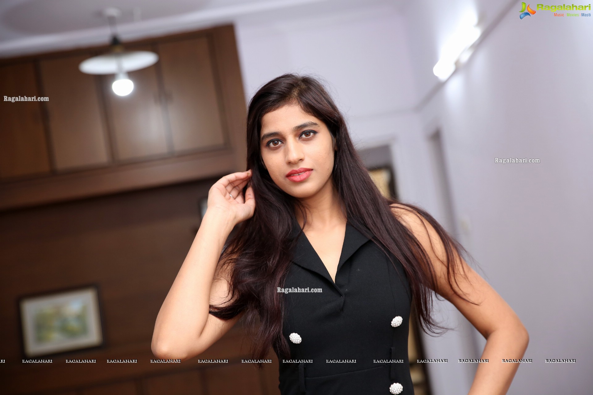 Naziya Khan at Hi-Life Fashion Show & Grand Curtain Raiser, HD Gallery