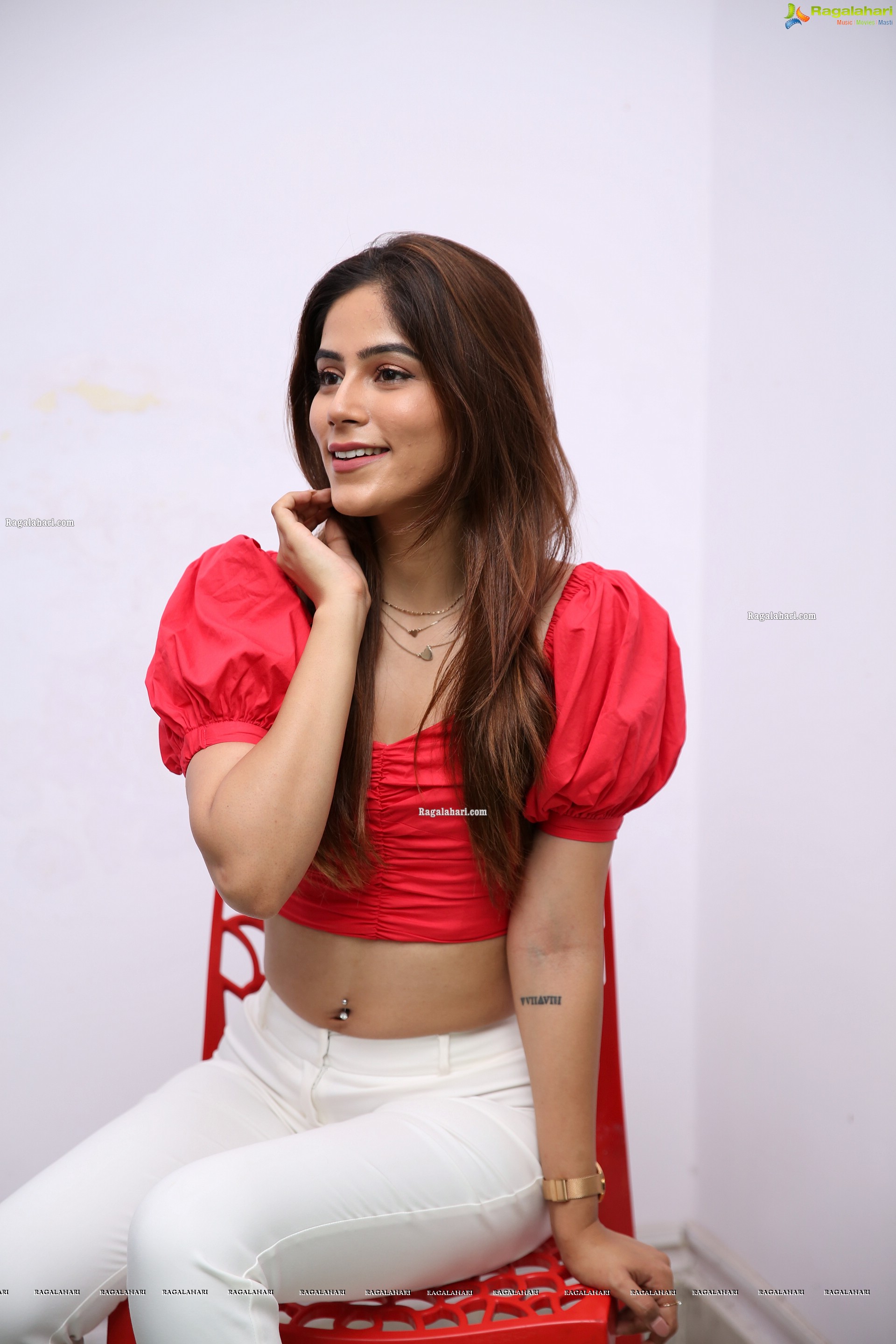 Nikita Tanwani at Sutraa Grand Curtain Raiser & Fashion Showcase, HD Gallery