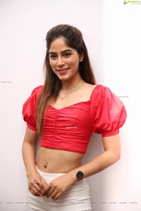 Nikita Tanwani at Sutraa Grand Curtain Raiser