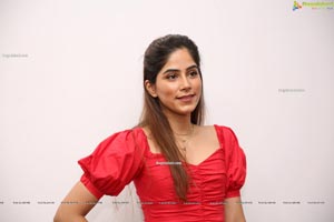 Nikita Tanwani at Sutraa Grand Curtain Raiser