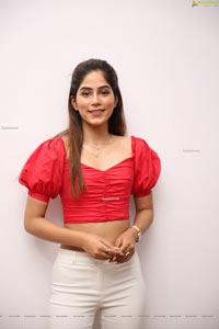 Nikita Tanwani at Sutraa Grand Curtain Raiser