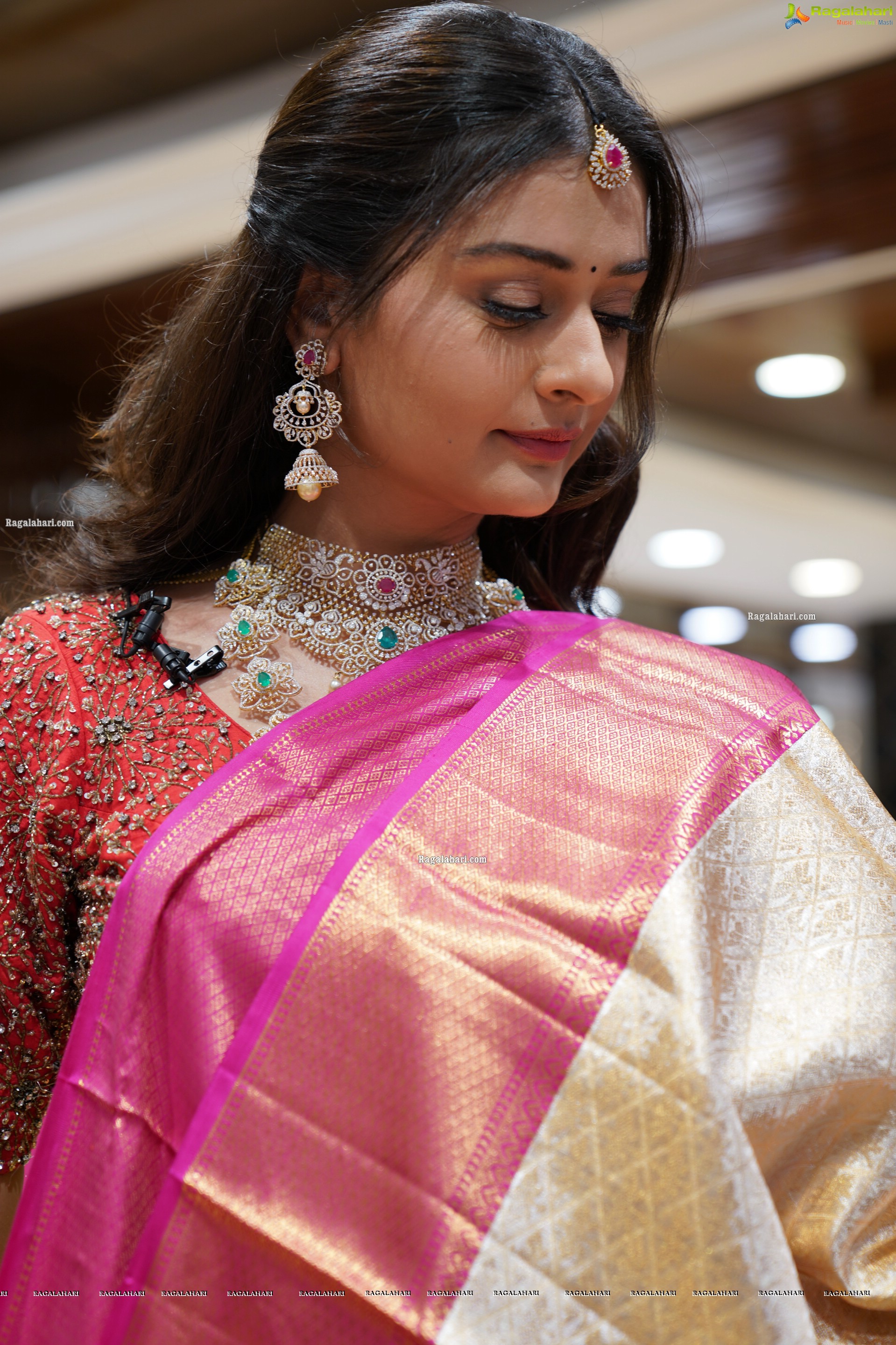 Payal Rajput Showcases a Collection at Brand Mandir, HD Gallery