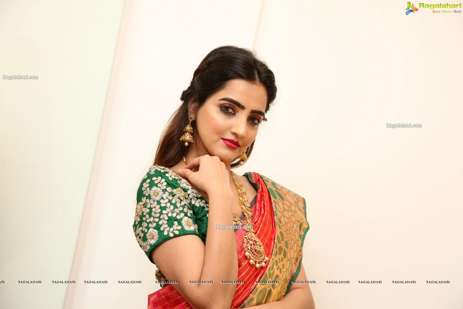 Pooja Thakur at Sri Krishna Silks Special Wedding Collection Launch, HD Gallery