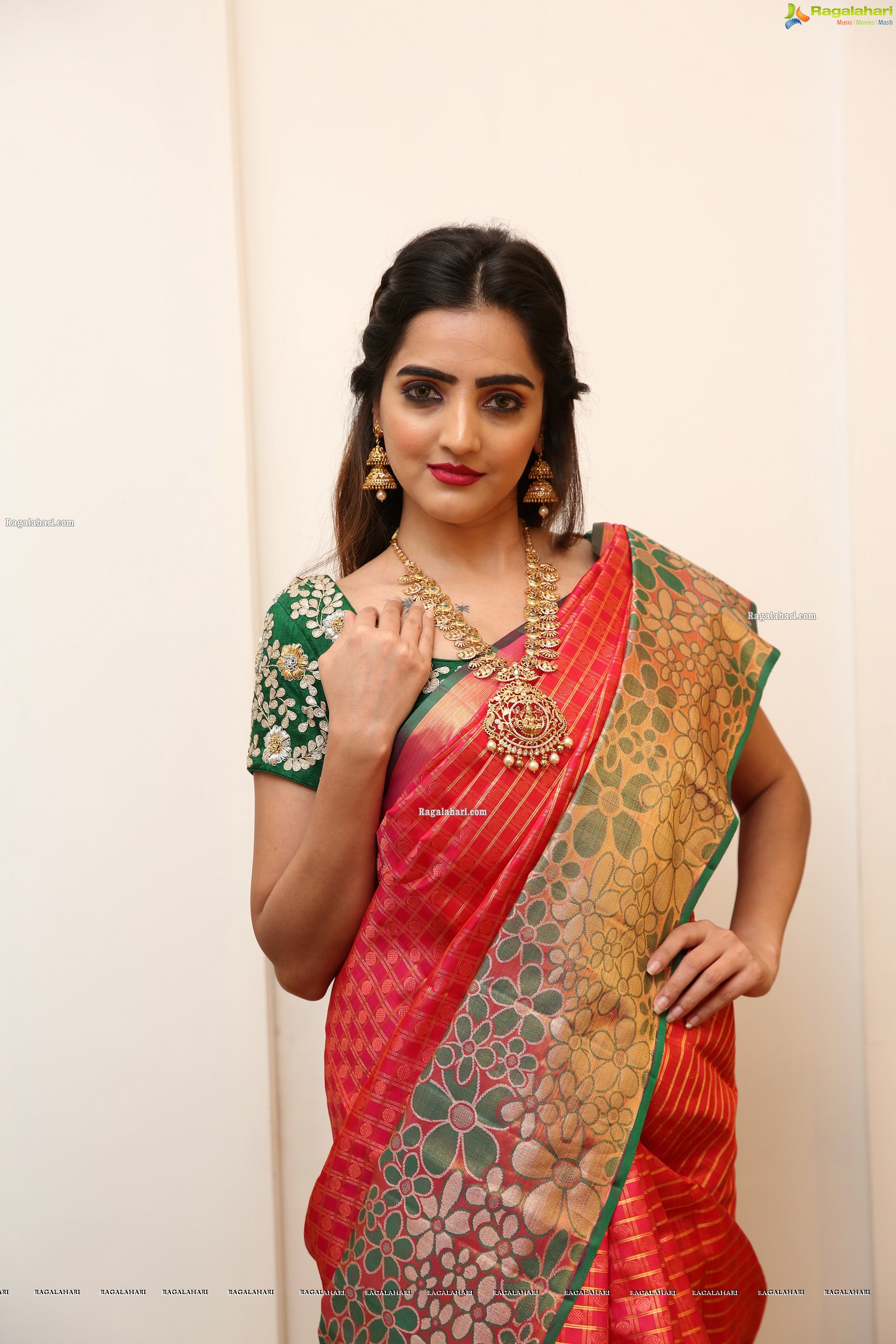 Pooja Thakur at Sri Krishna Silks Special Wedding Collection Launch, HD Gallery