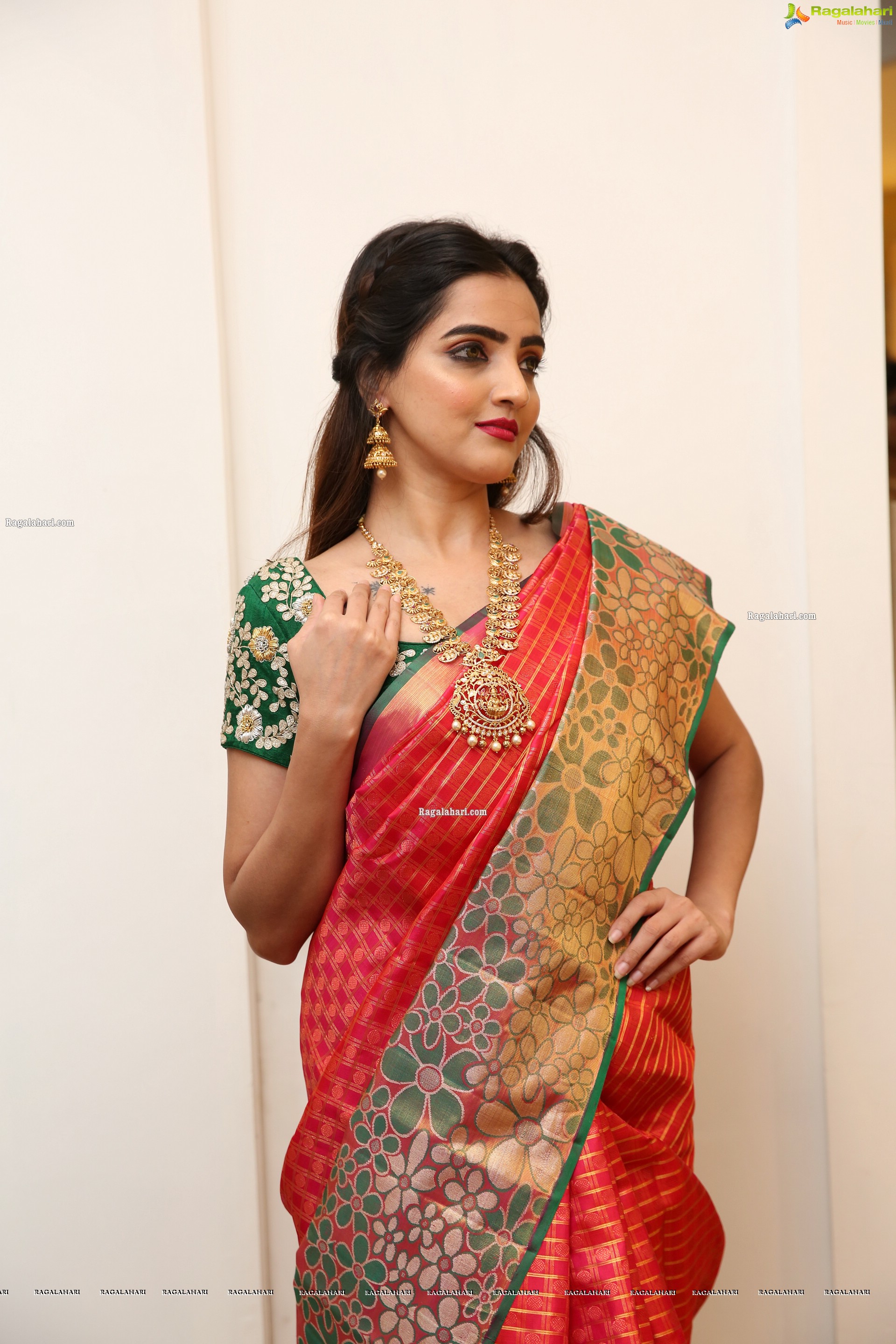 Pooja Thakur at Sri Krishna Silks Special Wedding Collection Launch, HD Gallery