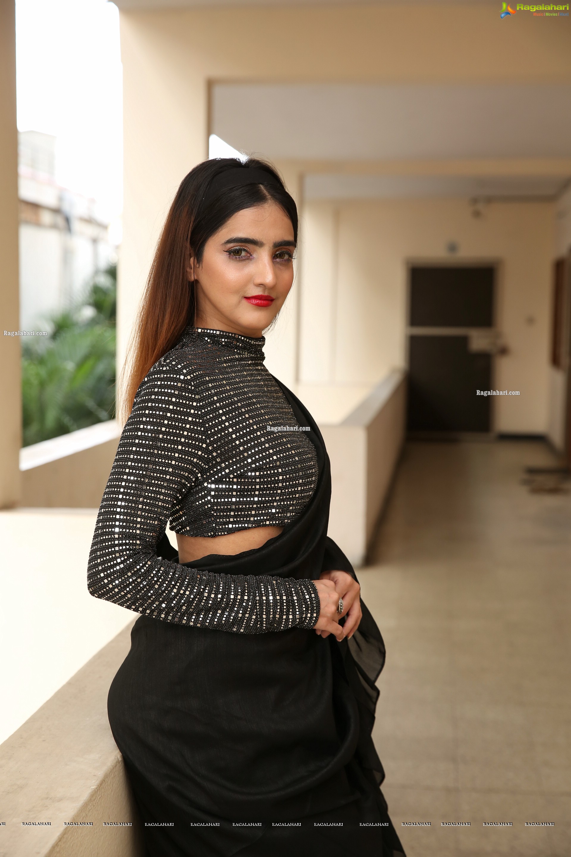 Pooja Thakur at Sutraa Grand Curtain Raiser & Fashion Showcase, HD Gallery