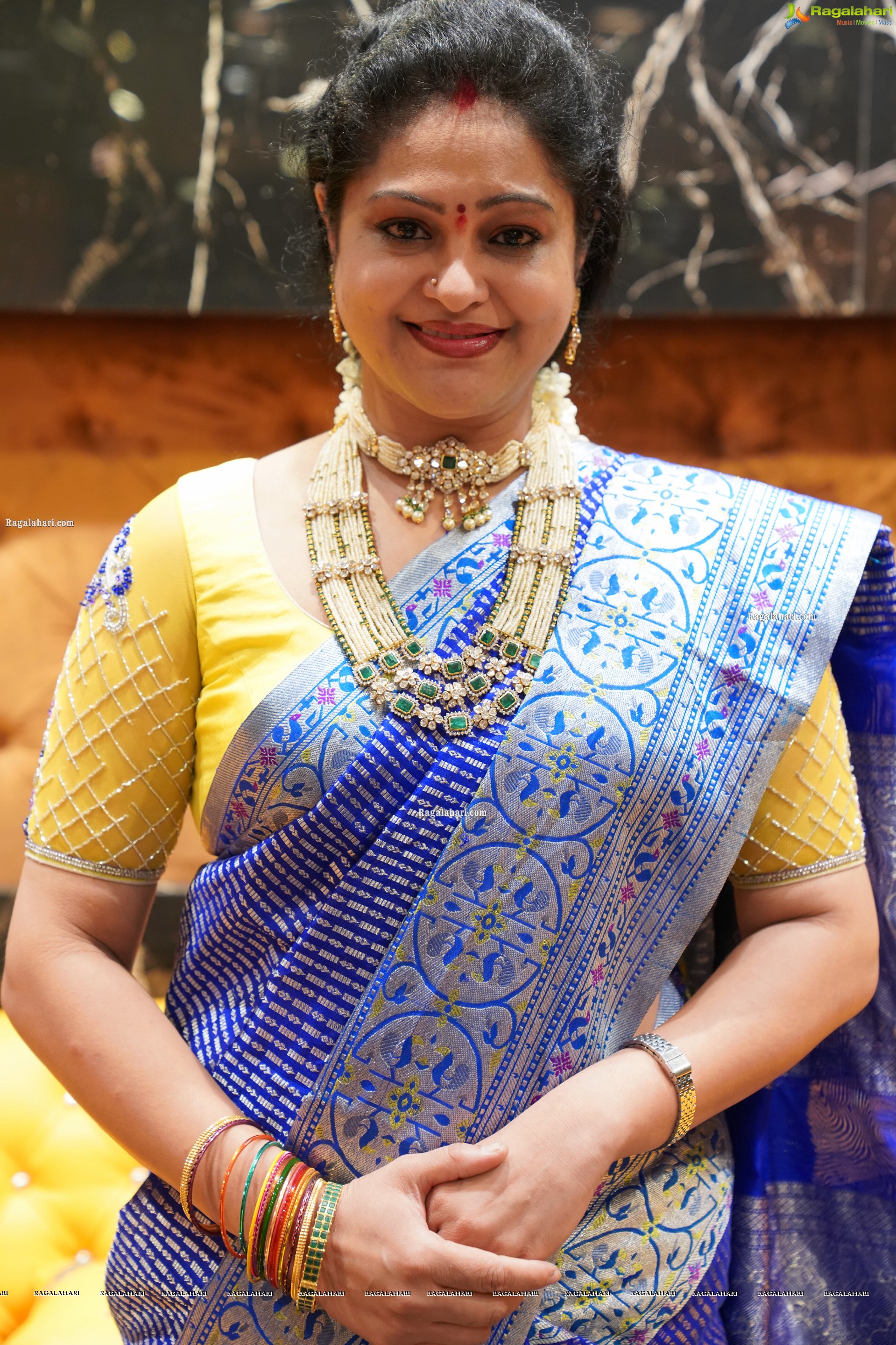 Raasi Showcases a Collection at Brand Mandir, HD Gallery