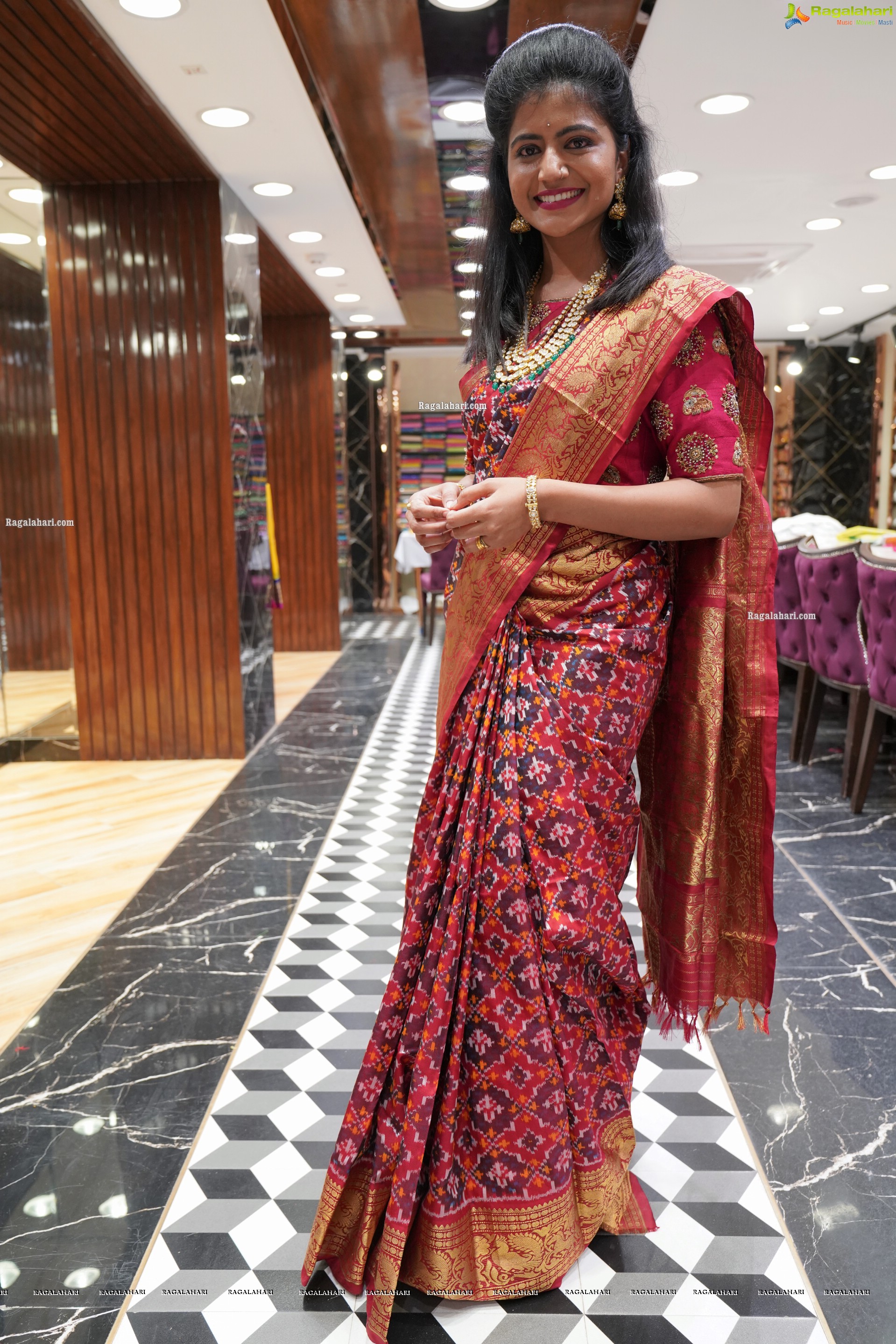 Shiva Jyothi Showcases a Collection at Brand Mandir, HD Gallery