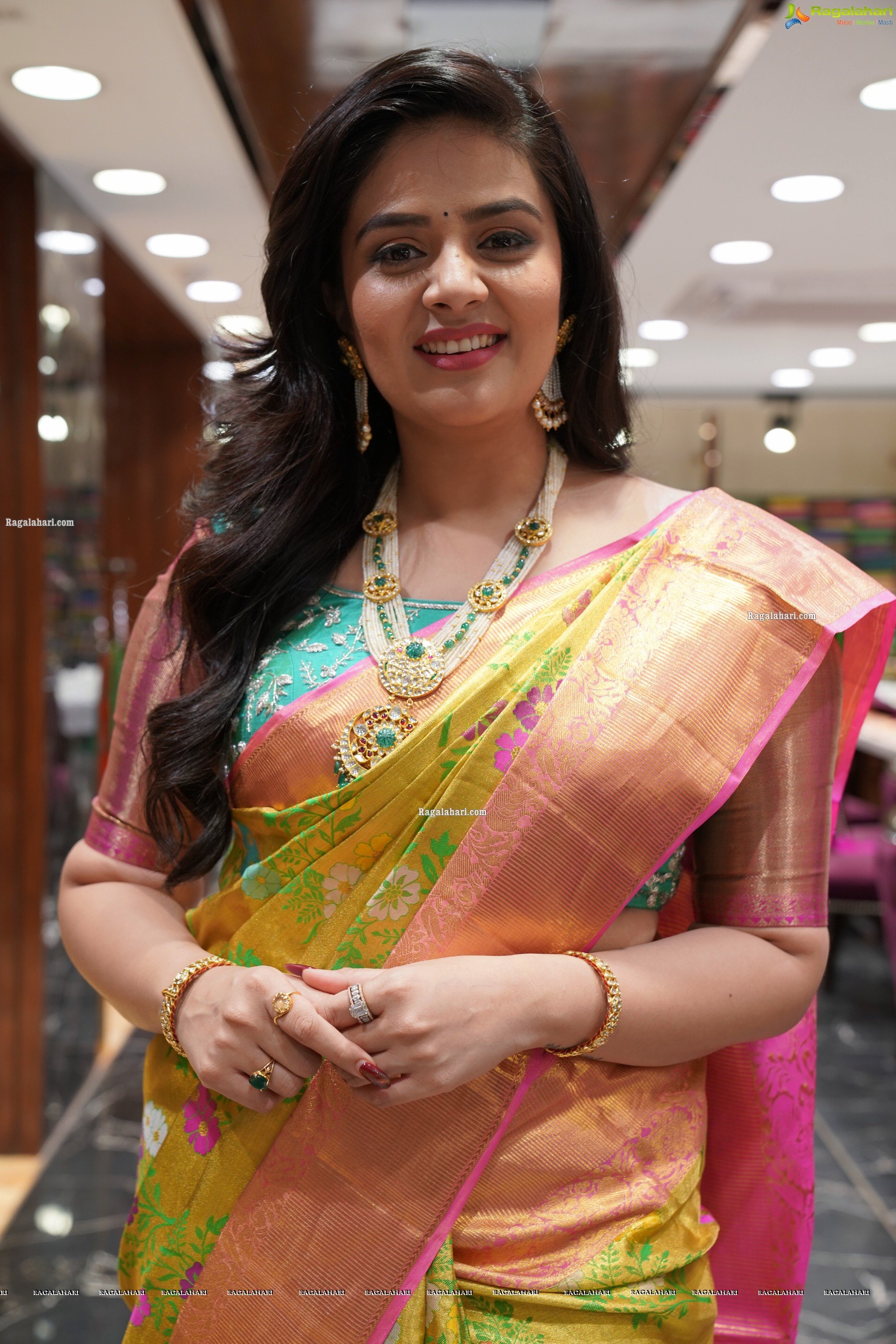 Sreemukhi Showcases a Collection at Brand Mandir, HD Gallery