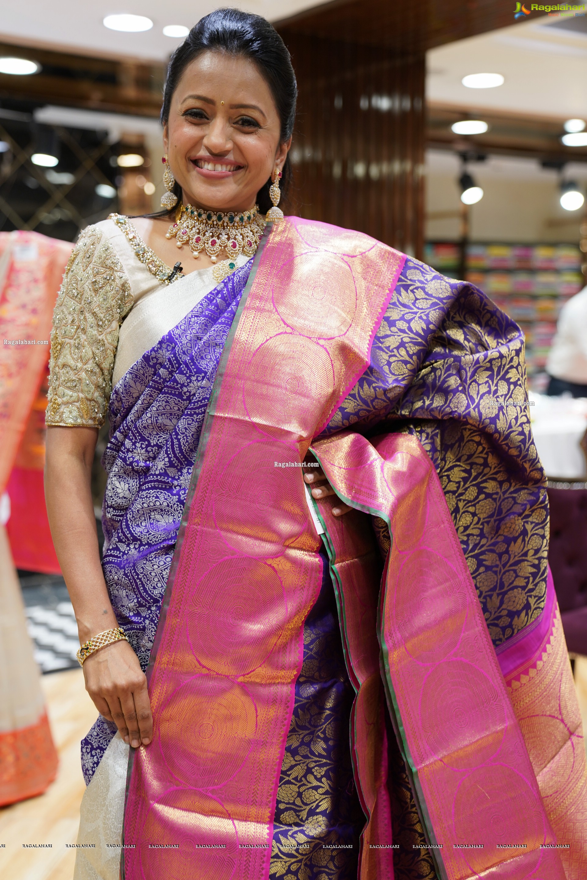 Suma Kanakala Showcases a Collection at Brand Mandir, HD Gallery