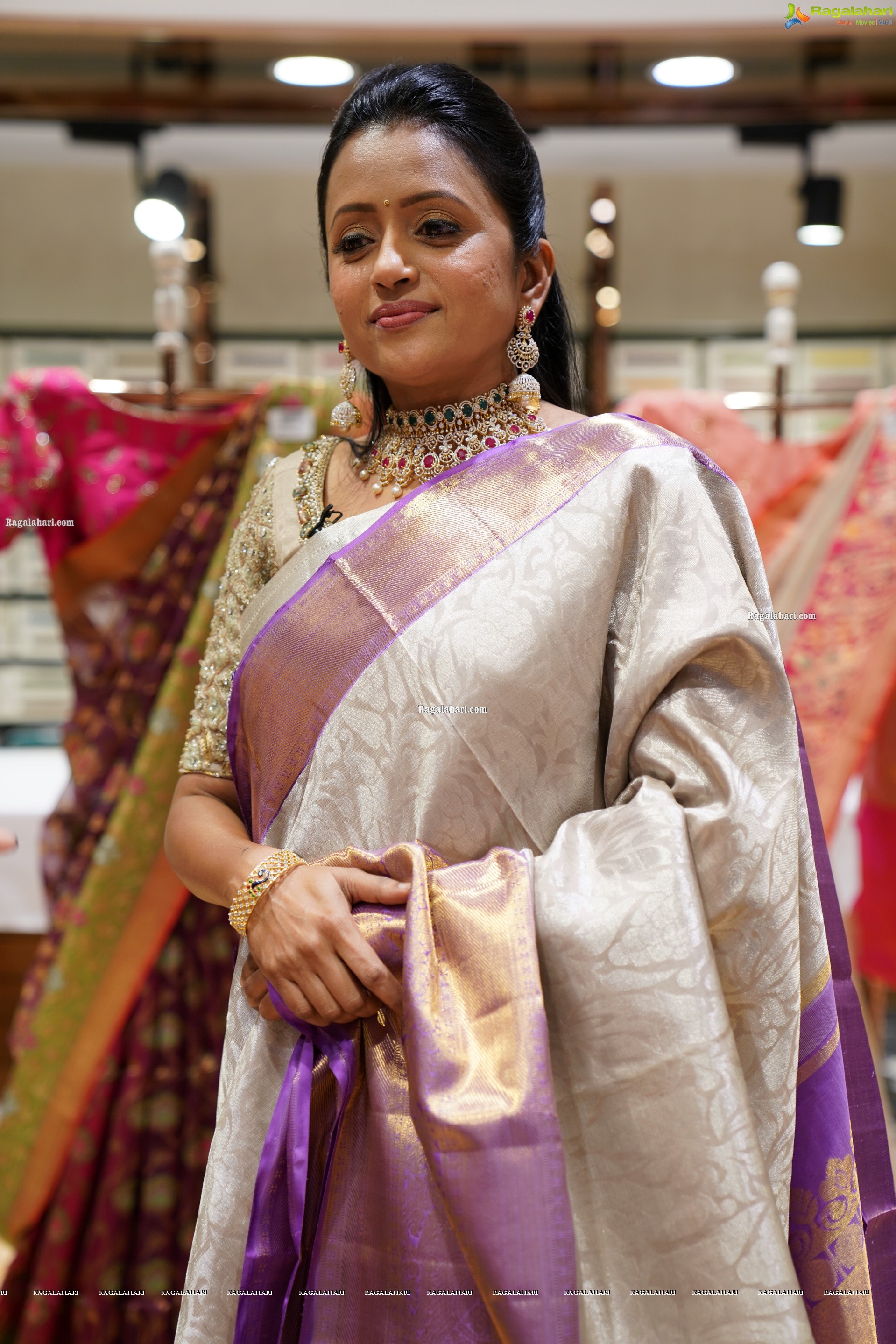 Suma Kanakala Showcases a Collection at Brand Mandir, HD Gallery