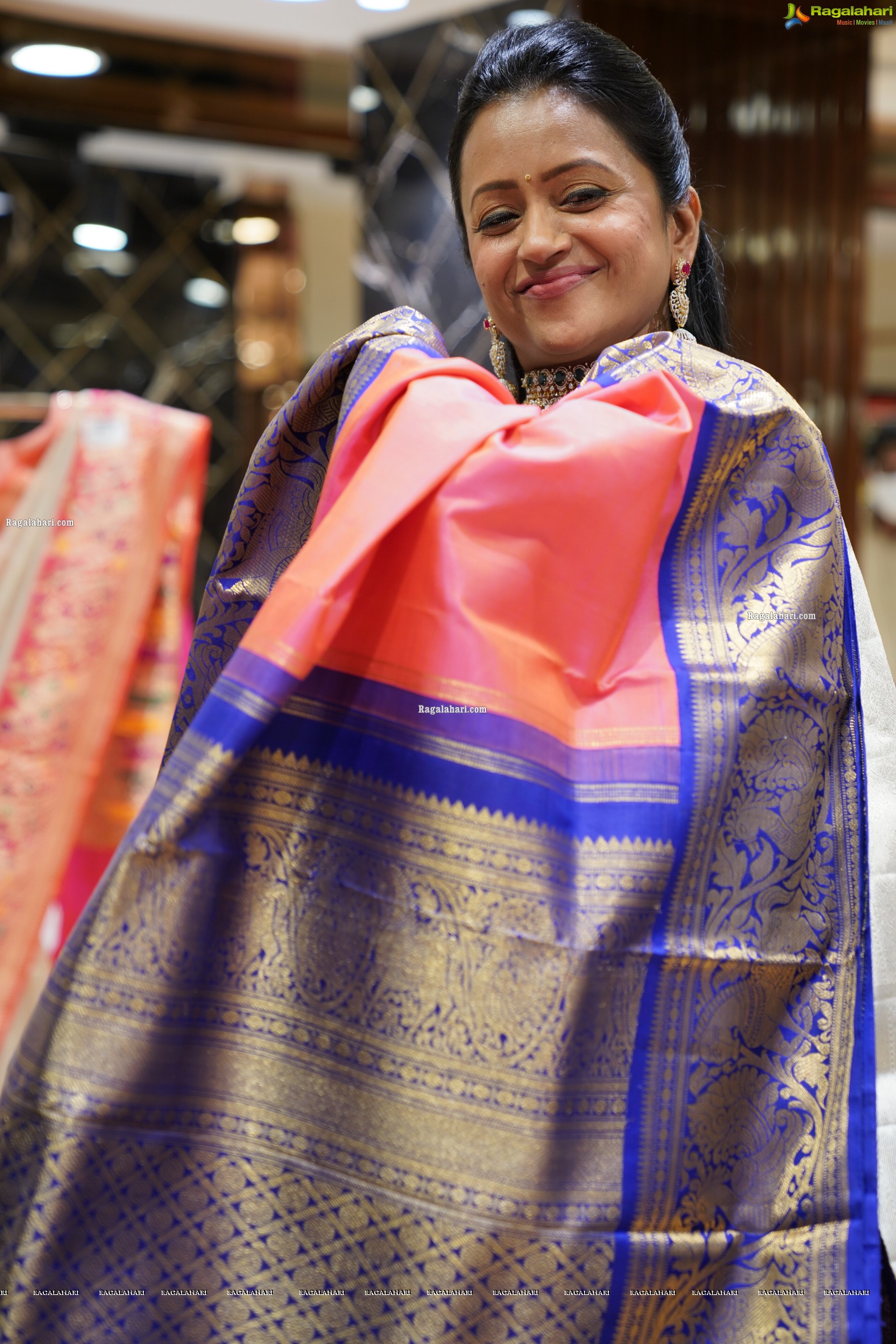 Suma Kanakala Showcases a Collection at Brand Mandir, HD Gallery