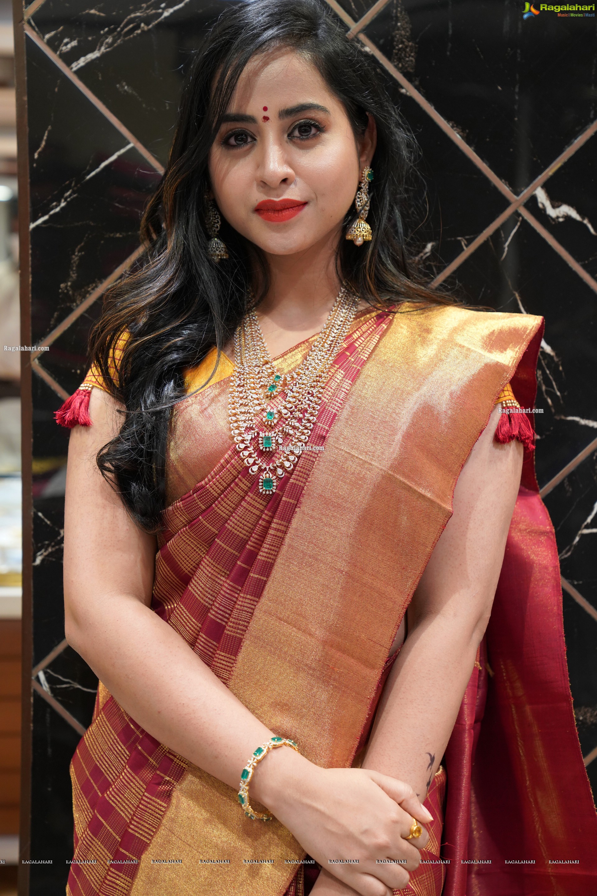 Swathi Deekshith Showcases a Collection at Brand Mandir, HD Gallery