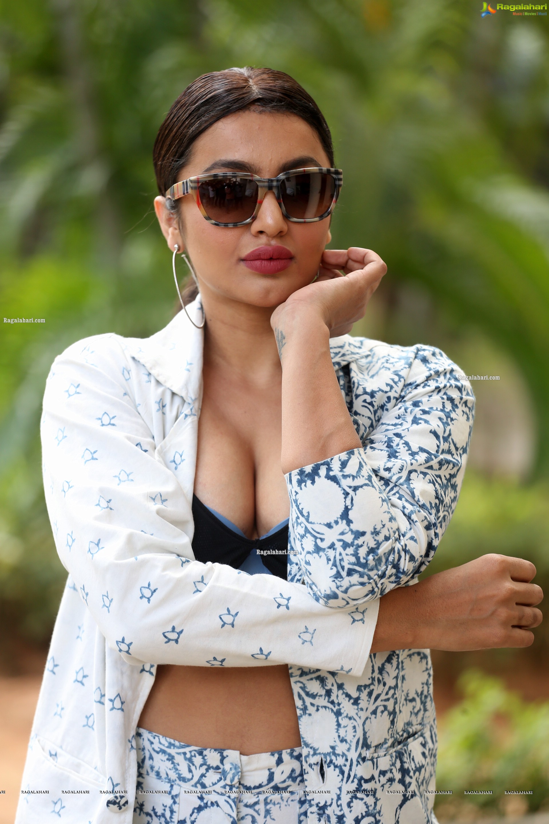 Tejaswi Madivada at Commitment Movie Teaser Launch, HD Gallery