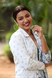 Tejaswi Madivada at Commitment Movie Teaser Launch