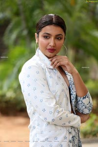 Tejaswi Madivada at Commitment Movie Teaser Launch