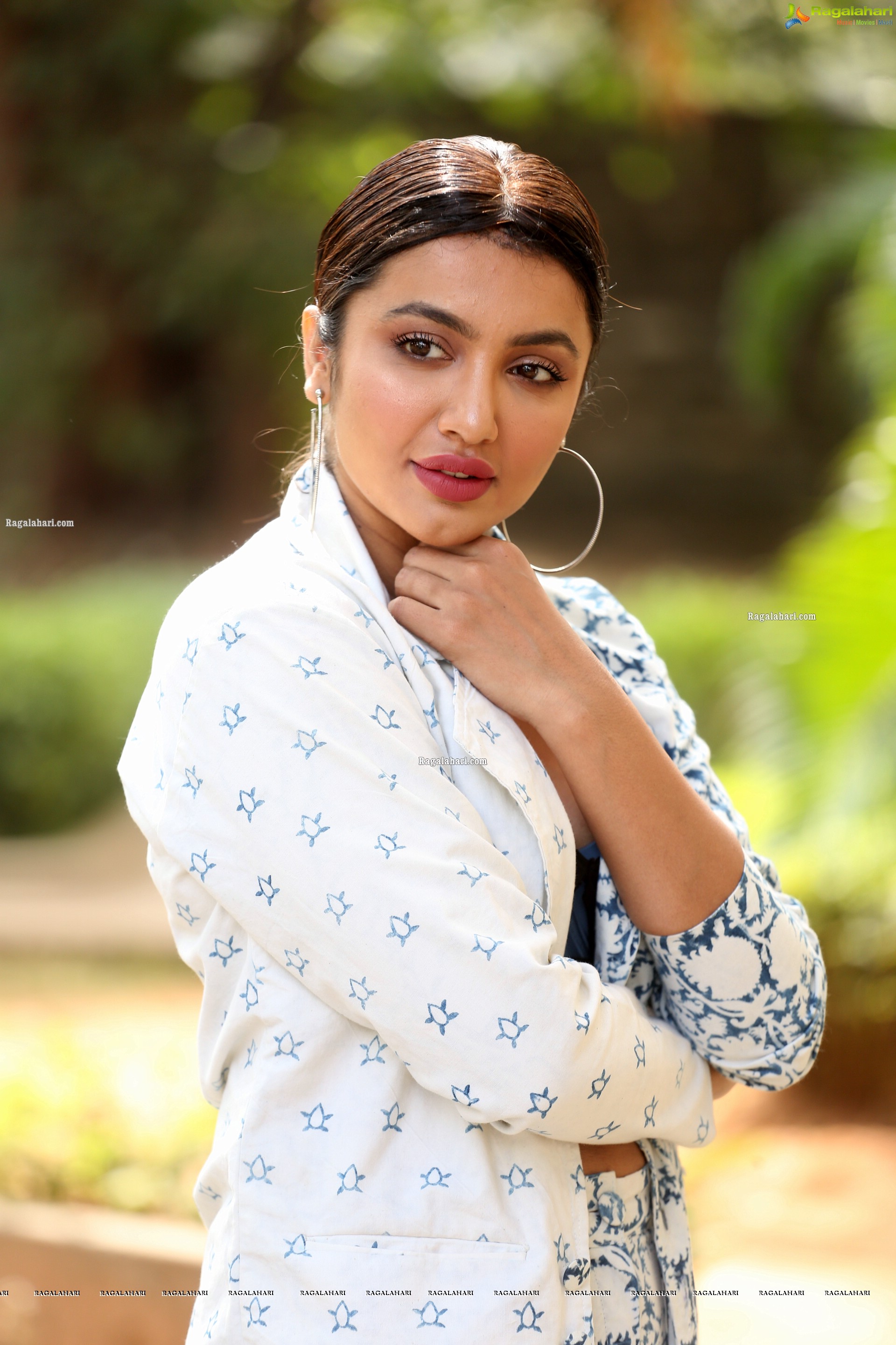 Tejaswi Madivada at Commitment Movie Teaser Launch, HD Gallery
