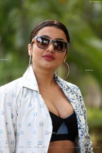 Tejaswi Madivada at Commitment Movie Teaser Launch