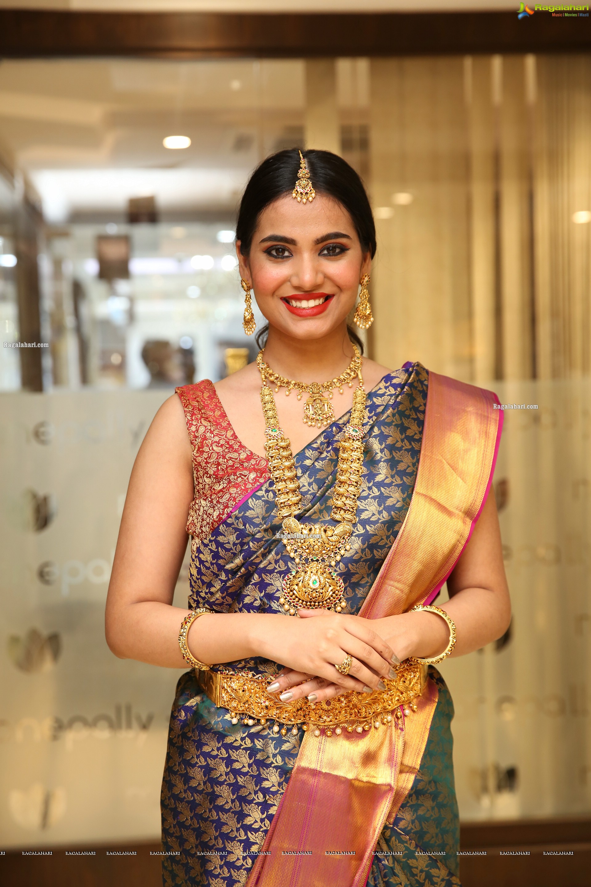 Vaishnavi Rao Showcases A Design at Manepally Jewellers Dhanteras Festive Collection, HD Gallery