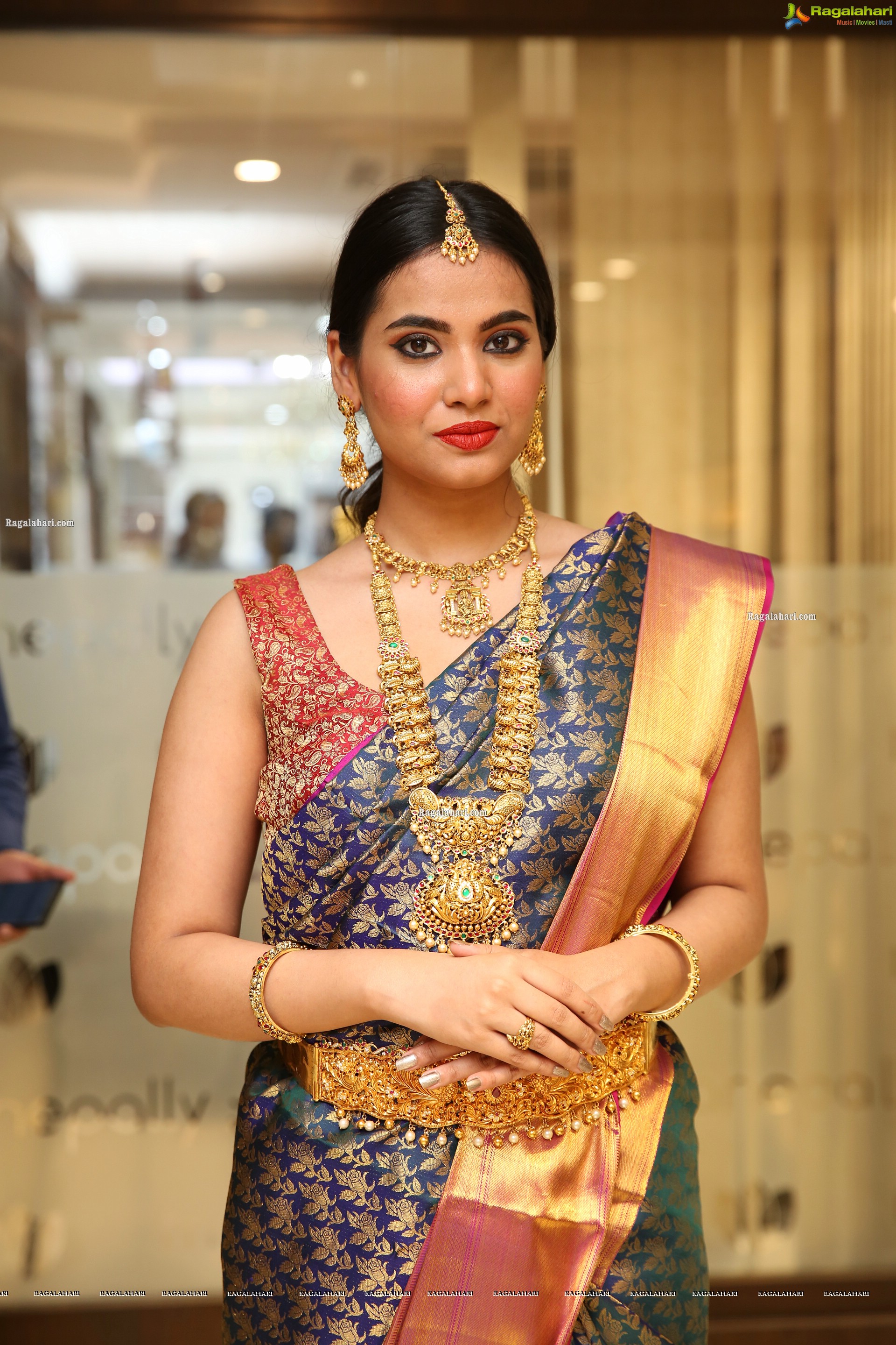 Vaishnavi Rao Showcases A Design at Manepally Jewellers Dhanteras Festive Collection, HD Gallery