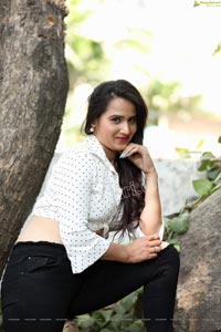 Preyasi Jiggar in White Polka Dots Knot Front Shirt