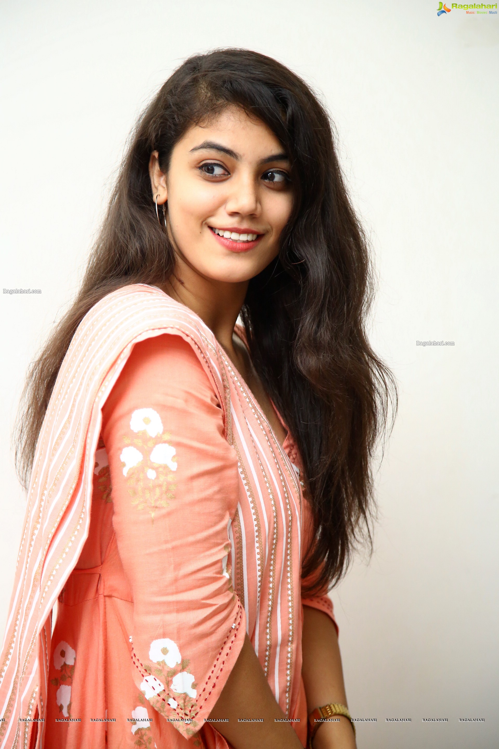 Aqsa Khan at Chalo Premiddam Movie Success Meet, HD Photo Gallery