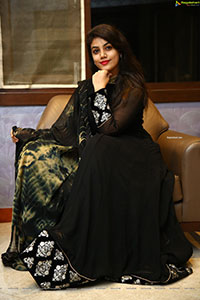 Aqsa Khan at Santosham-Suman TV South Indian Film Awards