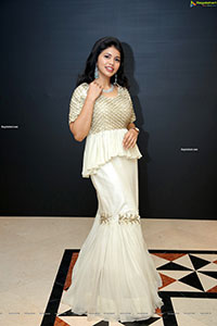 Divya Narne Poses With Jewellery