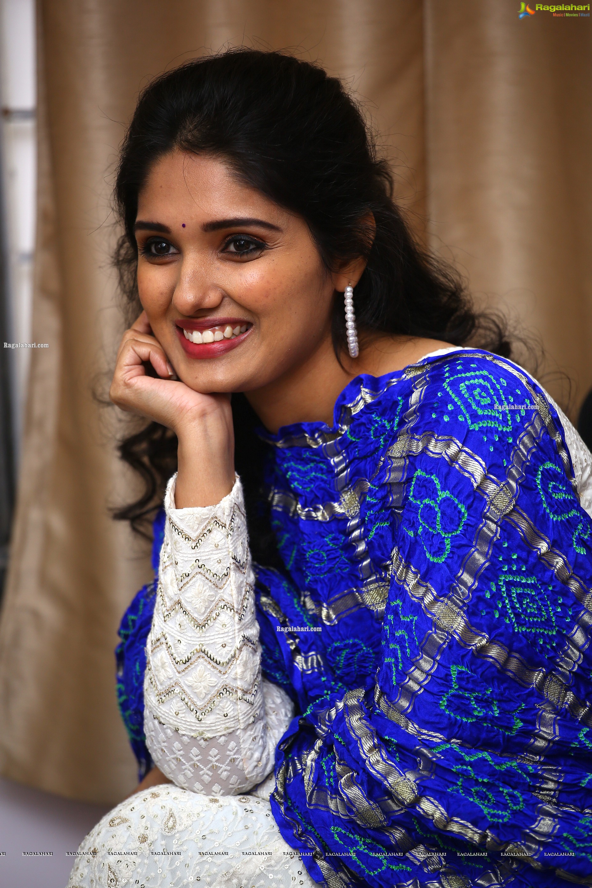 Geeth Saini at Pushpaka Vimanam Movie Interview, HD Photo Gallery