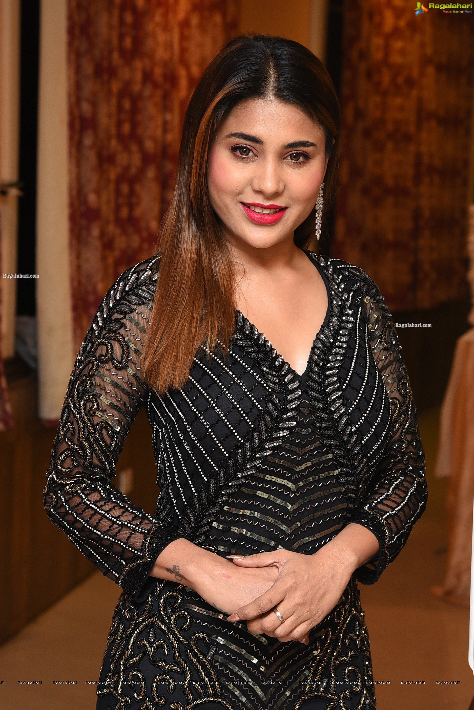 Hamida at Santosham-Suman TV South Indian Film Awards 2021 Curtain Raiser, HD Photo Gallery