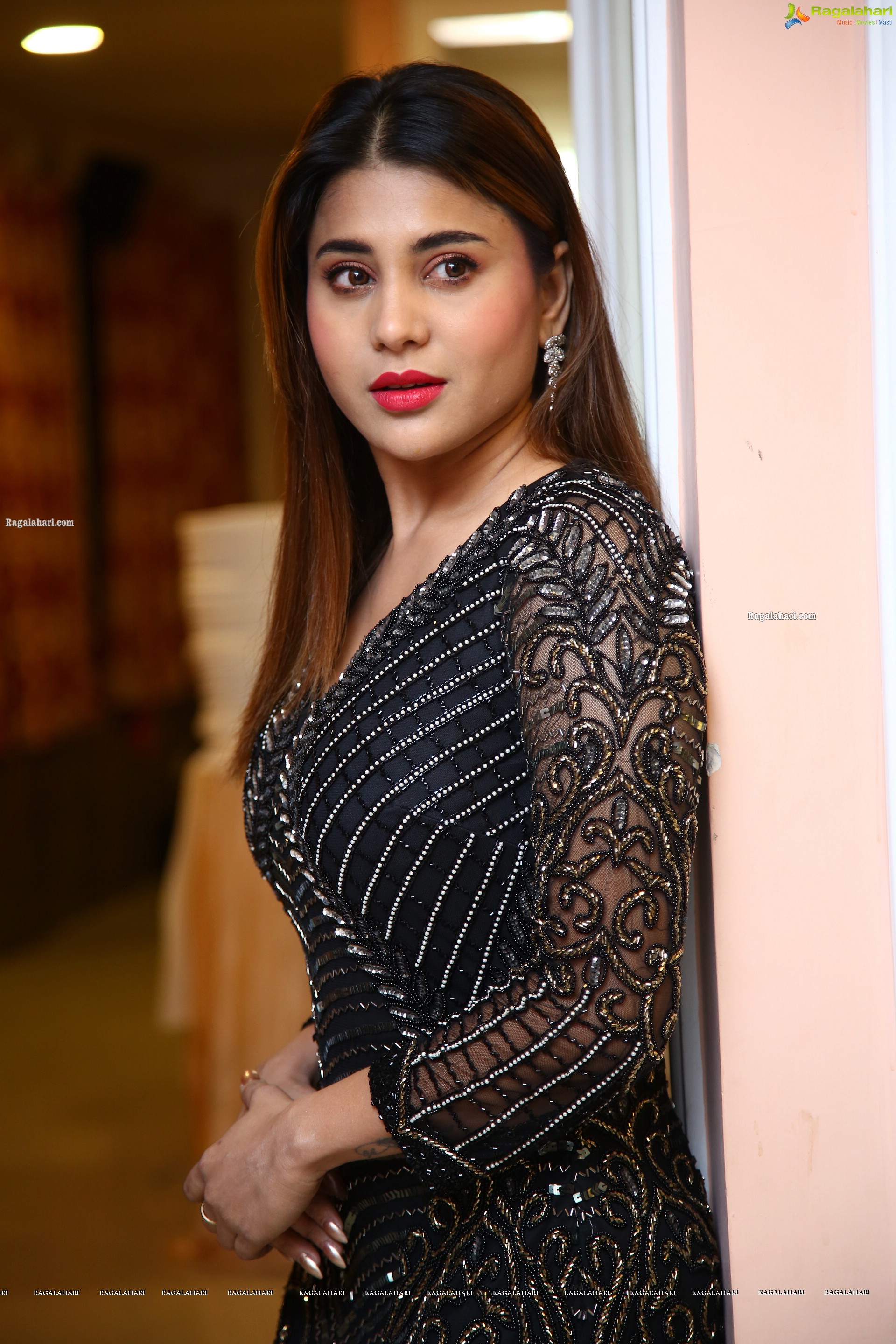 Hamida at Santosham-Suman TV South Indian Film Awards 2021 Curtain Raiser, HD Photo Gallery