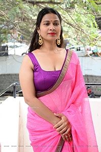 Inaya Sultana at Prasanna Bhumi Entertainments Movie Opening