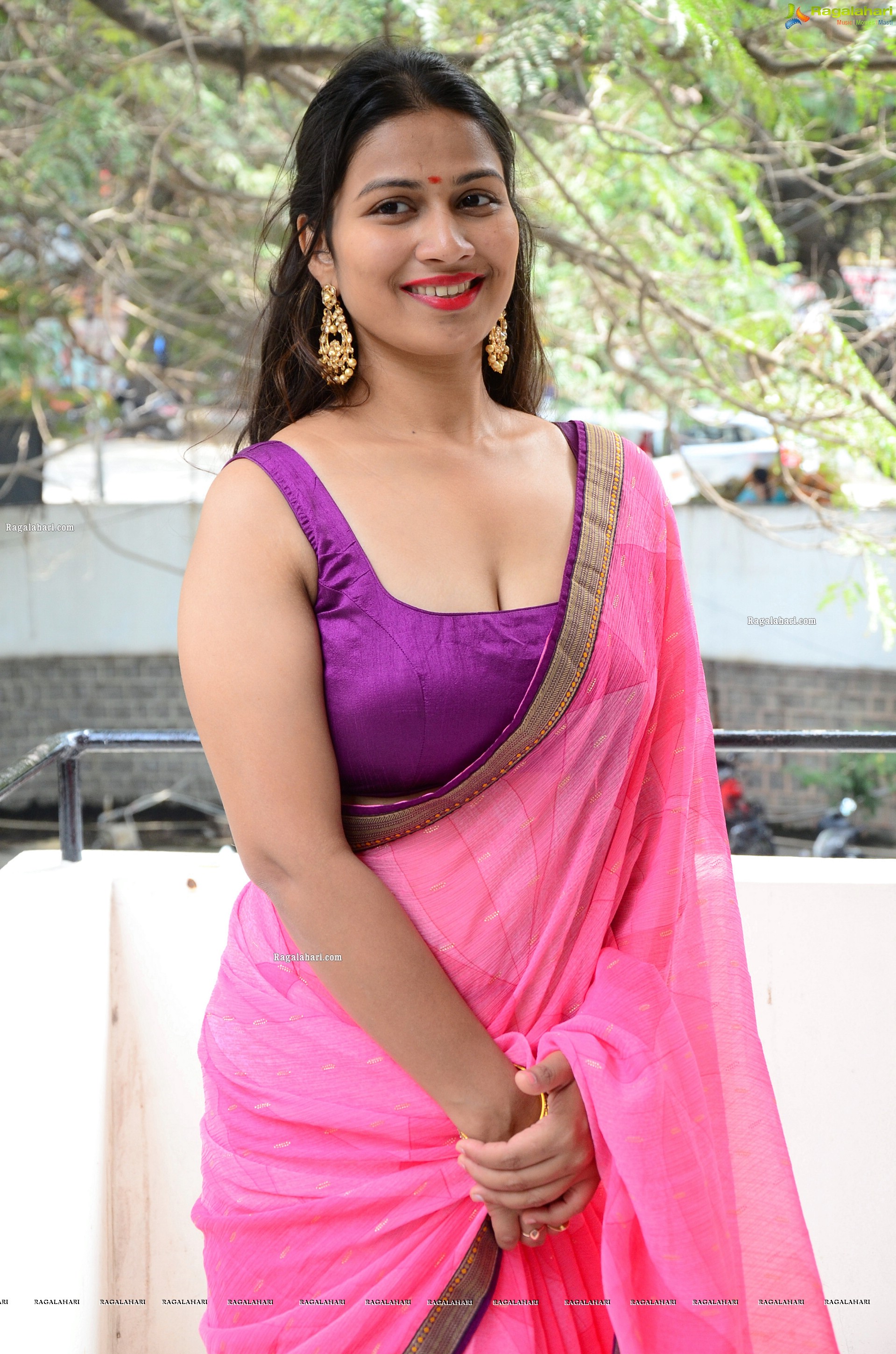 Inaya Sultana at Prasanna Bhumi Entertainments Movie Opening, HD Photo Gallery