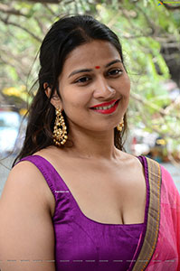 Inaya Sultana at Prasanna Bhumi Entertainments Movie Opening