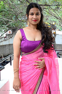 Inaya Sultana at Prasanna Bhumi Entertainments Movie Opening