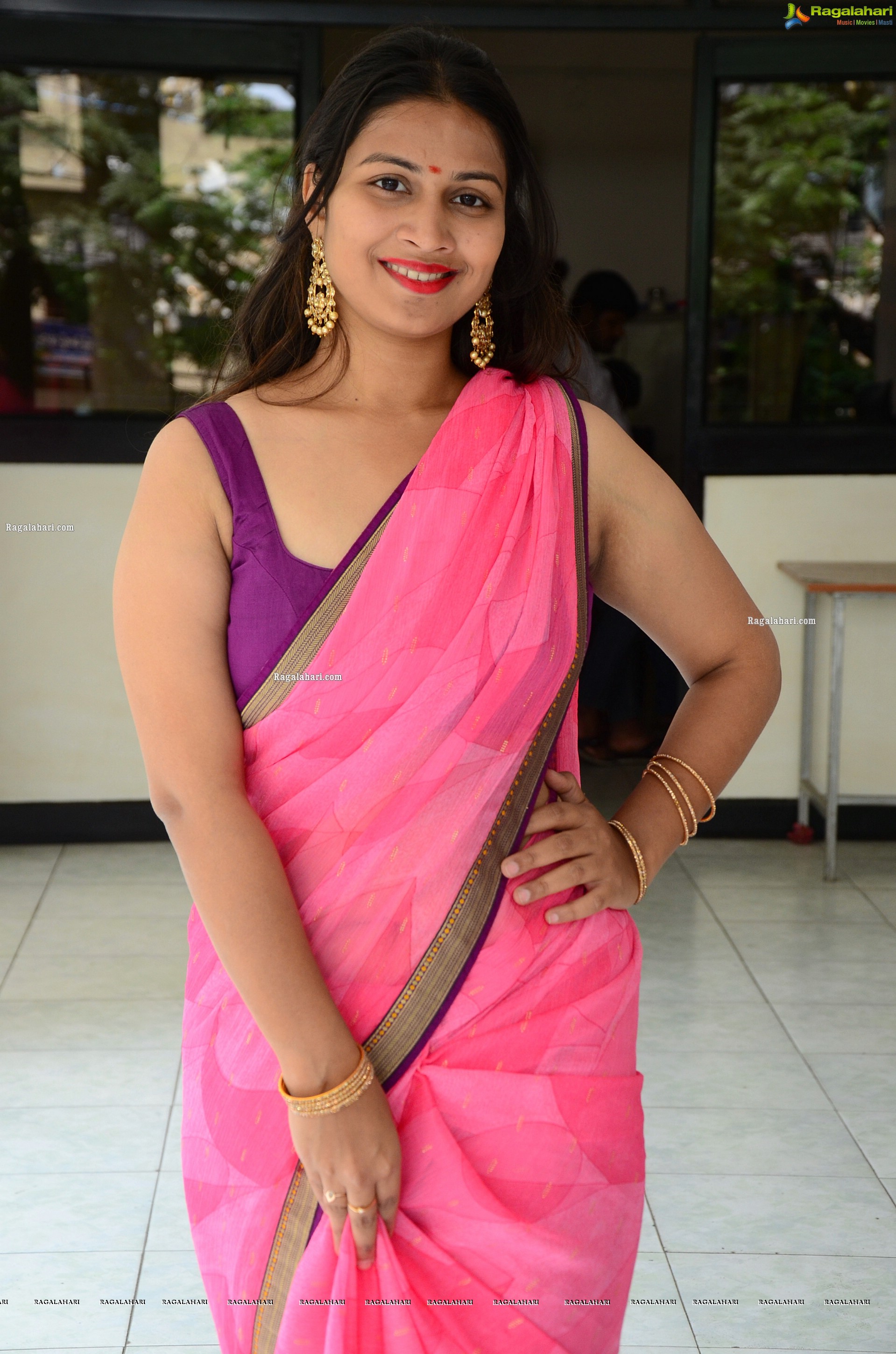 Inaya Sultana at Prasanna Bhumi Entertainments Movie Opening, HD Photo Gallery