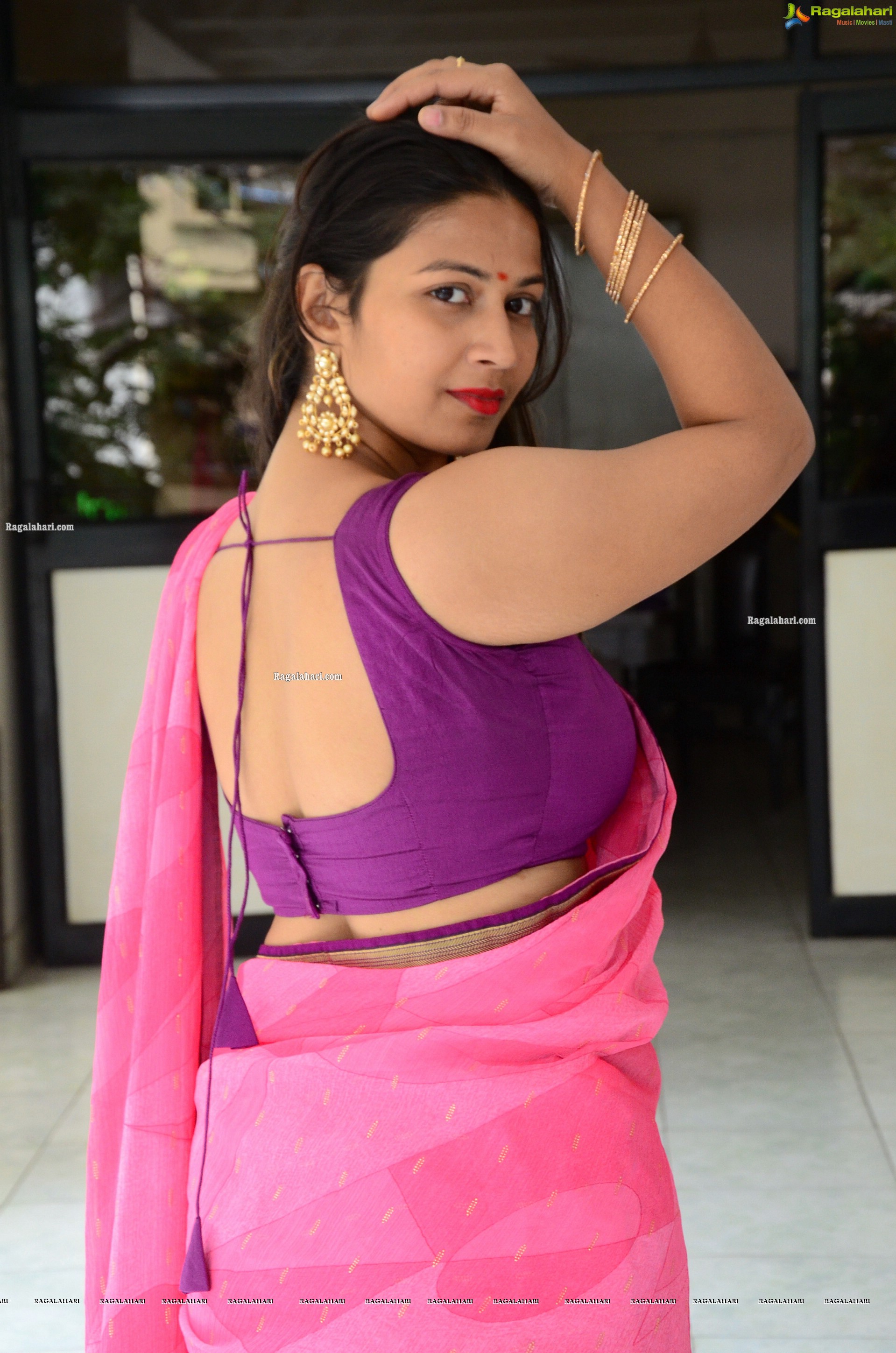 Inaya Sultana at Prasanna Bhumi Entertainments Movie Opening, HD Photo Gallery