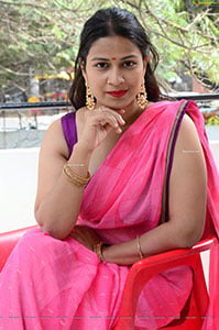 Inaya Sultana at Prasanna Bhumi Entertainments Movie Opening