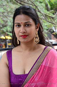 Inaya Sultana at Prasanna Bhumi Entertainments Movie Opening