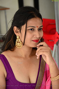 Inaya Sultana at Prasanna Bhumi Entertainments Movie Opening