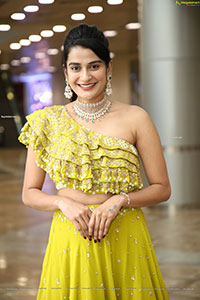 Jenny Honey in Neon Green Lehenga and Stunning Ornaments