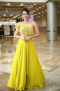 Jenny Honey in Neon Green Lehenga and Stunning Ornaments