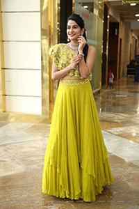 Jenny Honey in Neon Green Lehenga and Stunning Ornaments