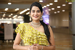 Jenny Honey in Neon Green Lehenga and Stunning Ornaments