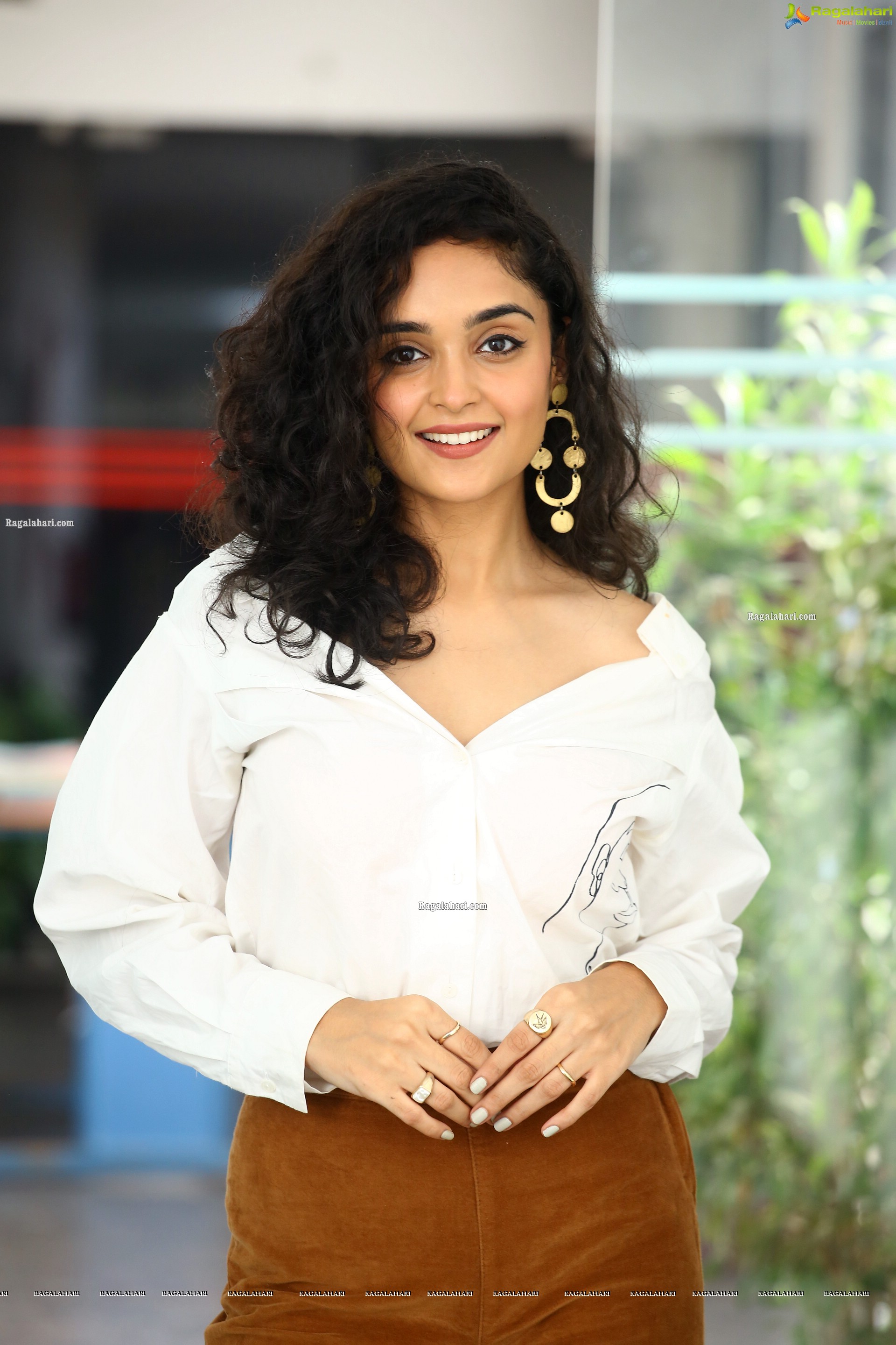 Kashish Khan at Anubhavinchu Raja Movie Interview, HD Photo Gallery