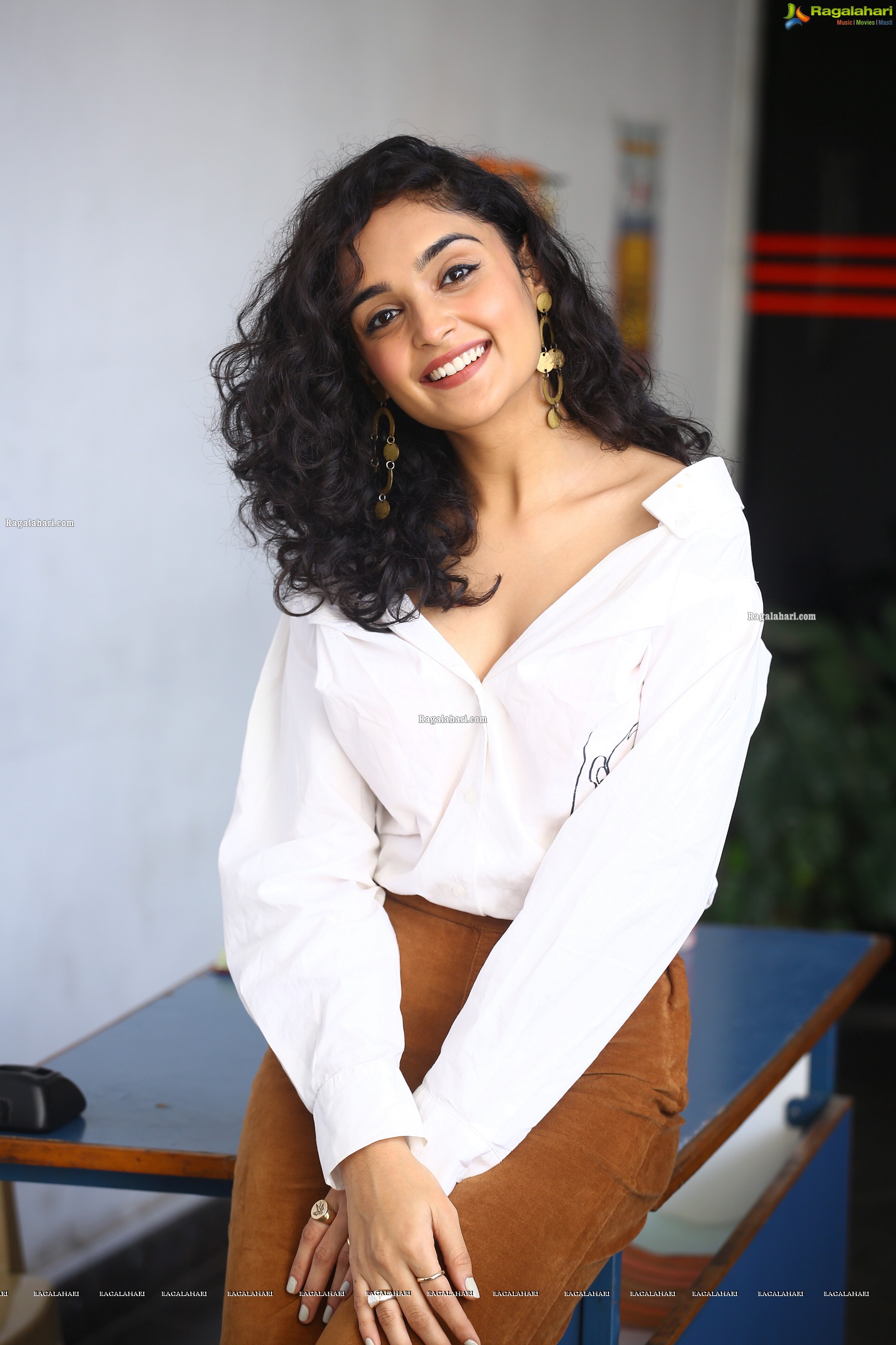 Kashish Khan at Anubhavinchu Raja Movie Interview, HD Photo Gallery