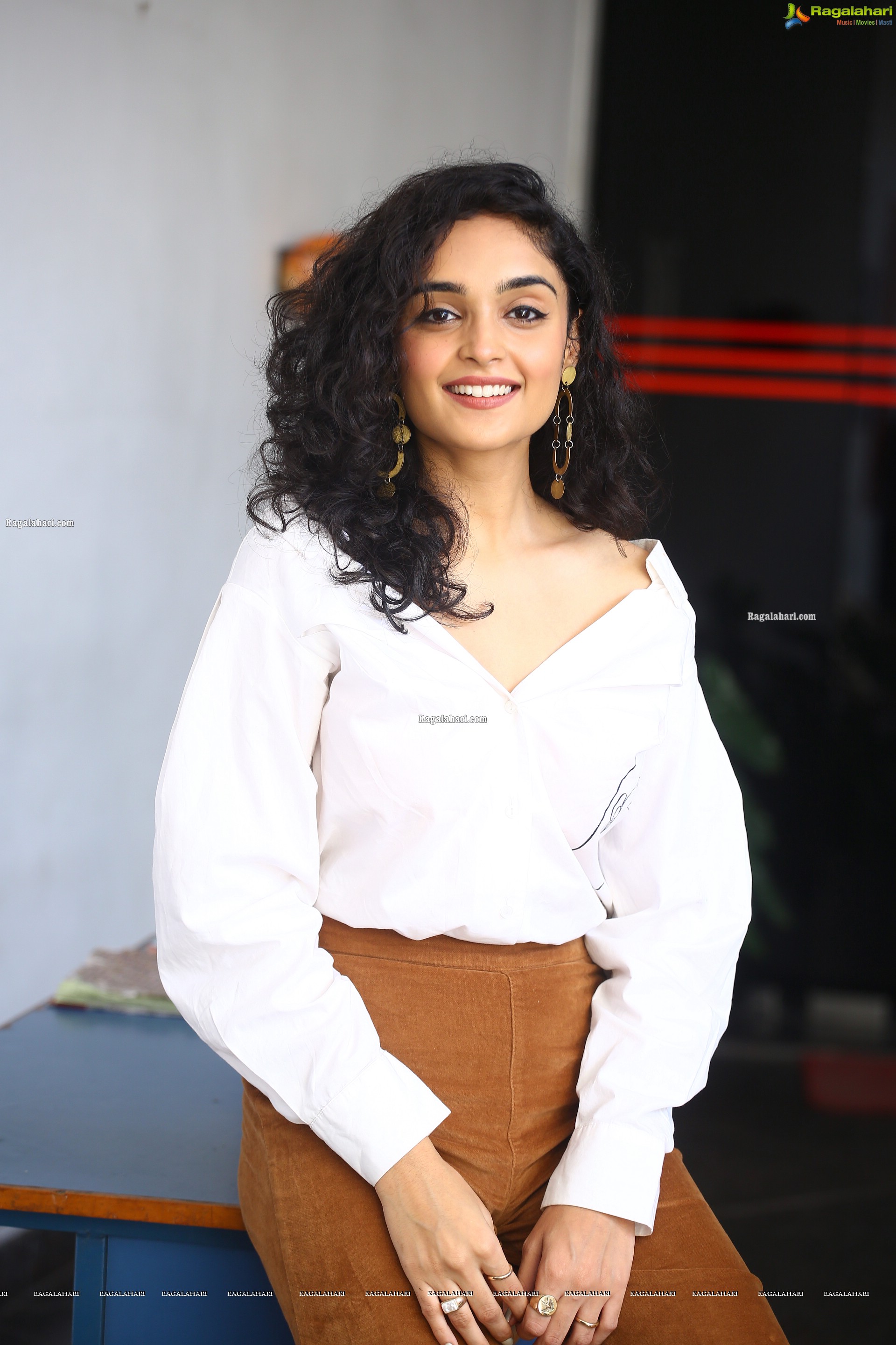 Kashish Khan at Anubhavinchu Raja Movie Interview, HD Photo Gallery