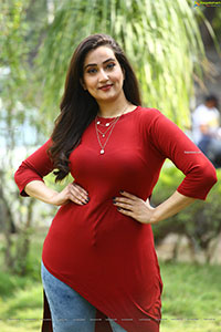 Anchor Manjusha Latest Photoshoot Stills