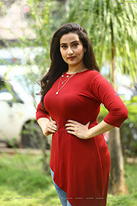 Anchor Manjusha Latest Photoshoot Stills